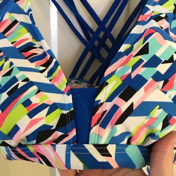 Go Gossip Geometeric Strappy Racerback Swim Top - Picture 8 of 8